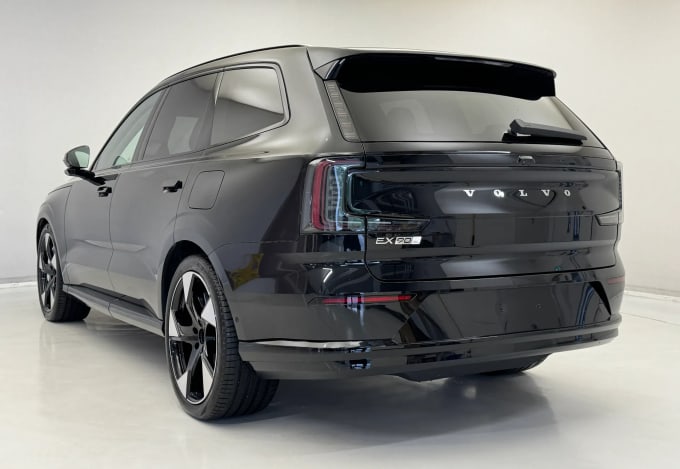 2025 Volvo Ex90