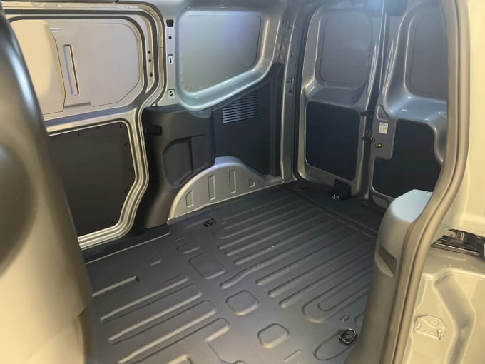 2025 Ford Transit Courier