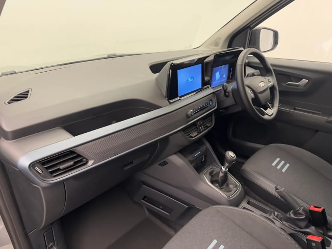 2025 Ford Transit Courier
