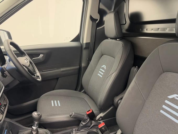 2025 Ford Transit Courier