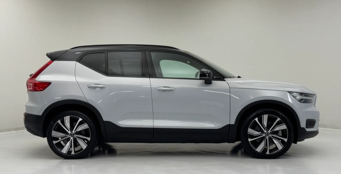 2025 Volvo Xc40