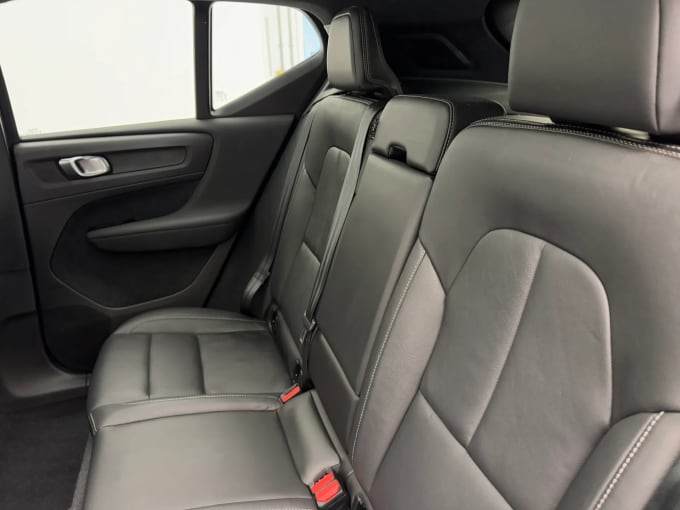 2025 Volvo Xc40
