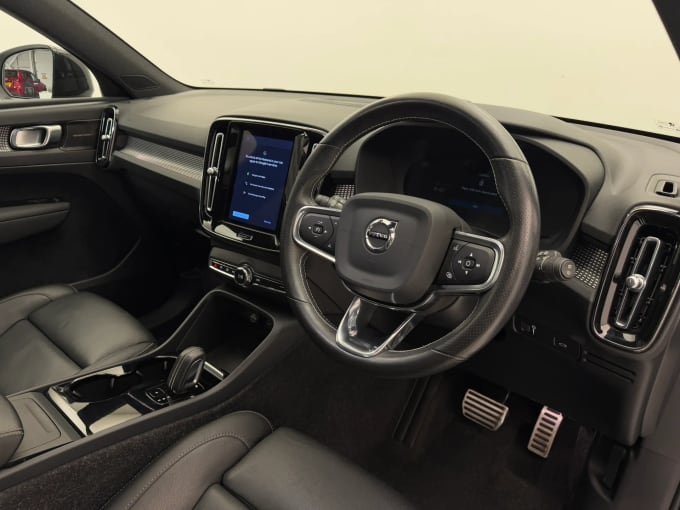 2025 Volvo Xc40