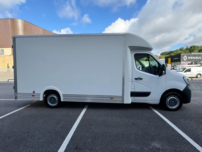 2024 Renault Master