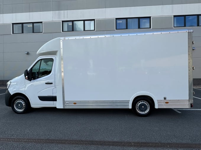 2024 Renault Master