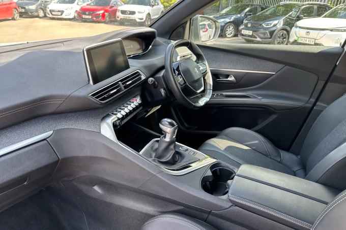 2020 Peugeot 5008