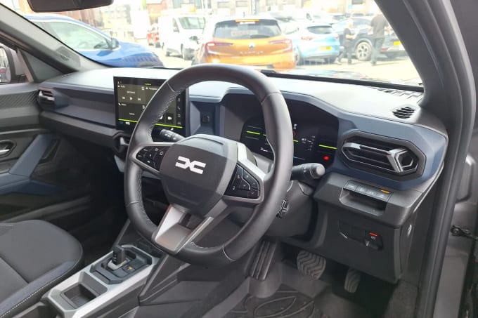 2025 Dacia Duster