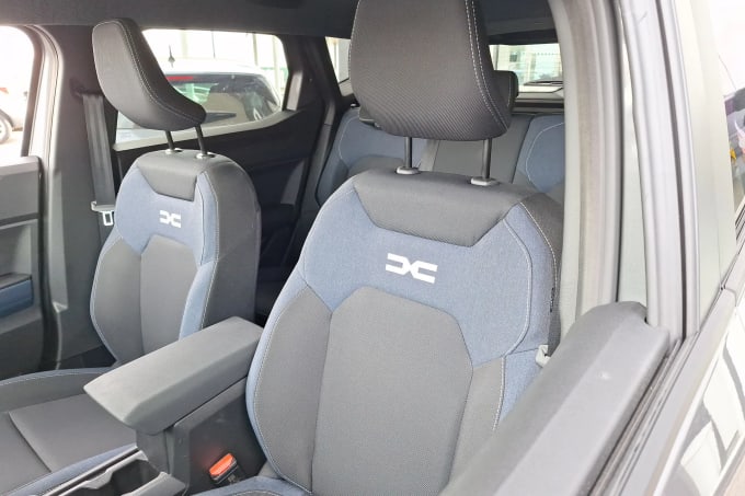 2025 Dacia Duster