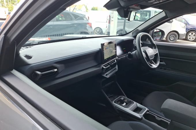 2025 Dacia Duster