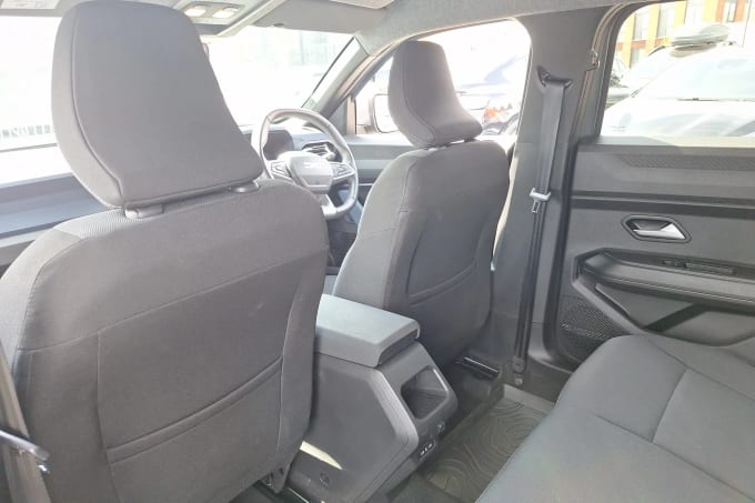 2025 Dacia Duster