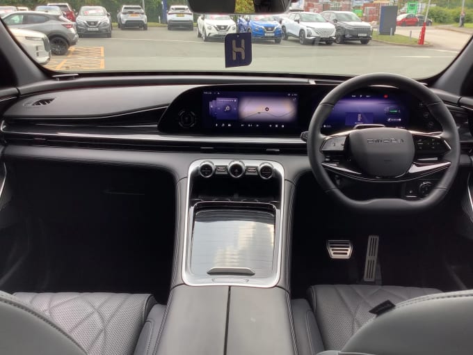 2025 Omoda 9