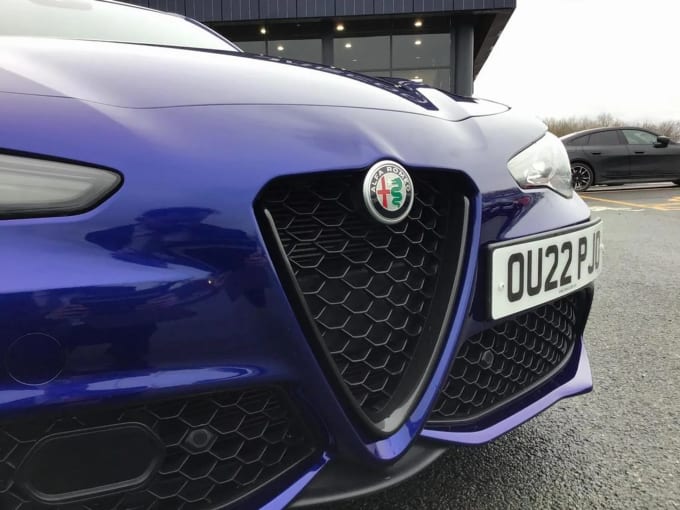 2022 Alfa Romeo Giulia