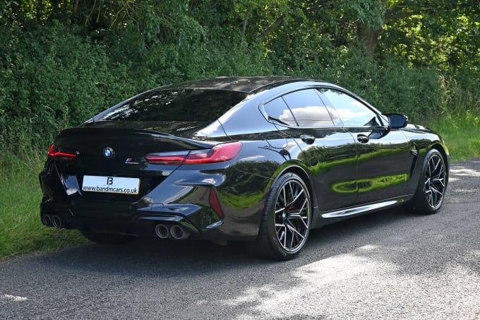 2021 BMW M8