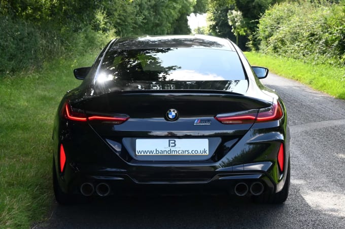 2021 BMW M8