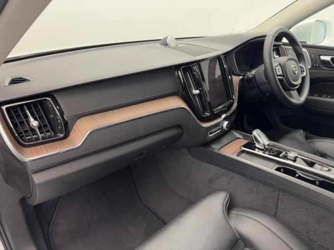 2025 Volvo Xc60