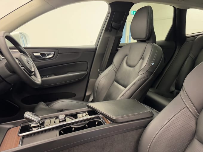 2025 Volvo Xc60