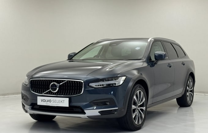 2022 Volvo V90
