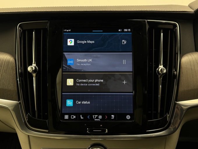 2022 Volvo V90