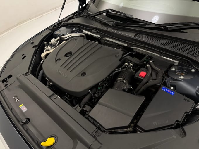 2022 Volvo V90