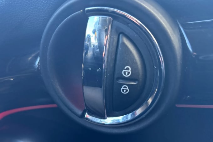 2022 Mini Hatch