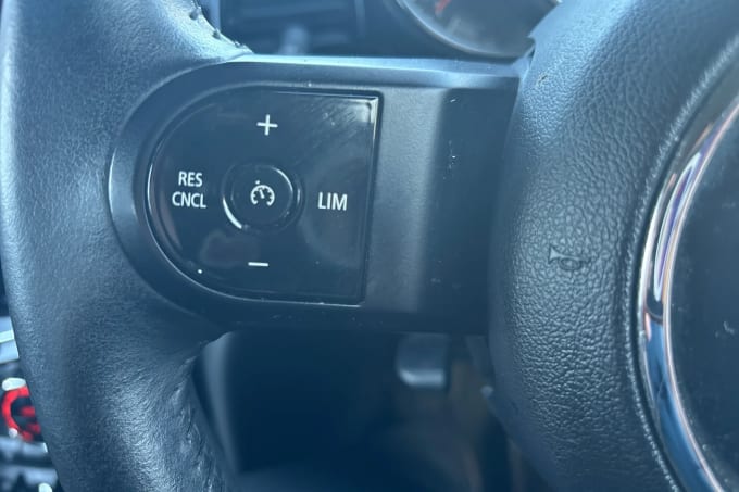 2022 Mini Hatch