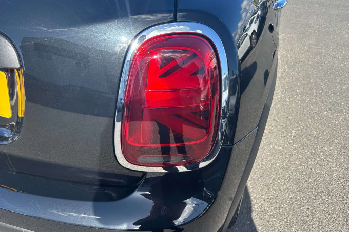 2022 Mini Hatch