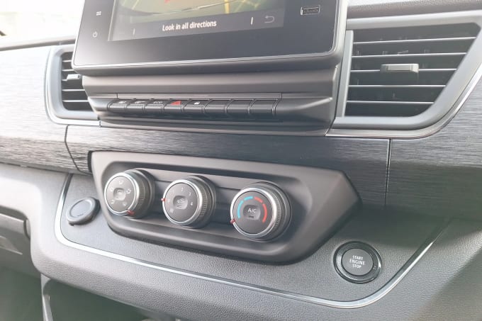 2025 Renault Trafic