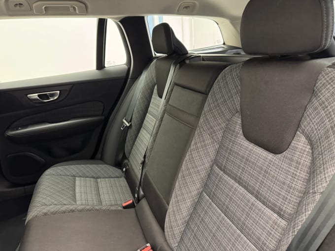 2022 Volvo V60