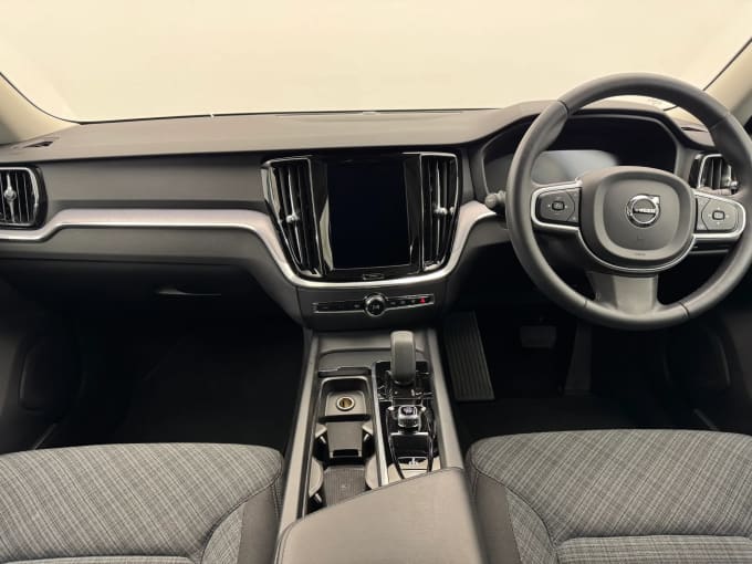 2022 Volvo V60