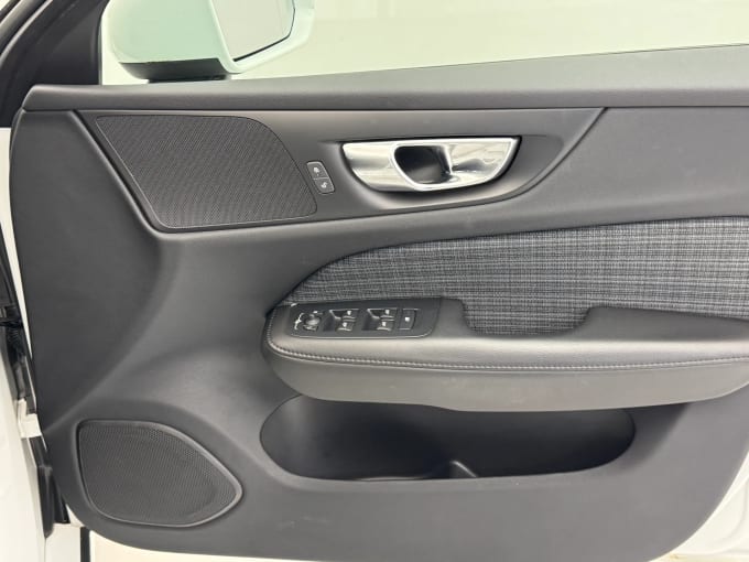 2022 Volvo V60
