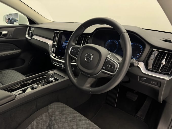 2022 Volvo V60