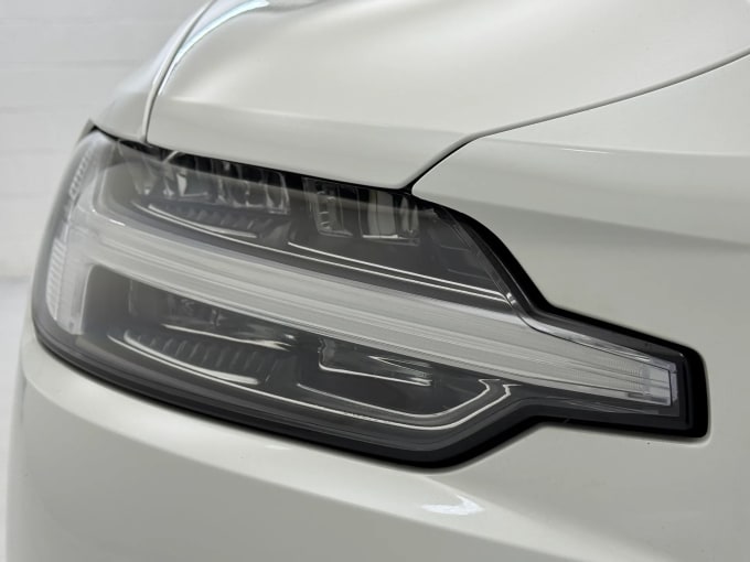 2022 Volvo V60