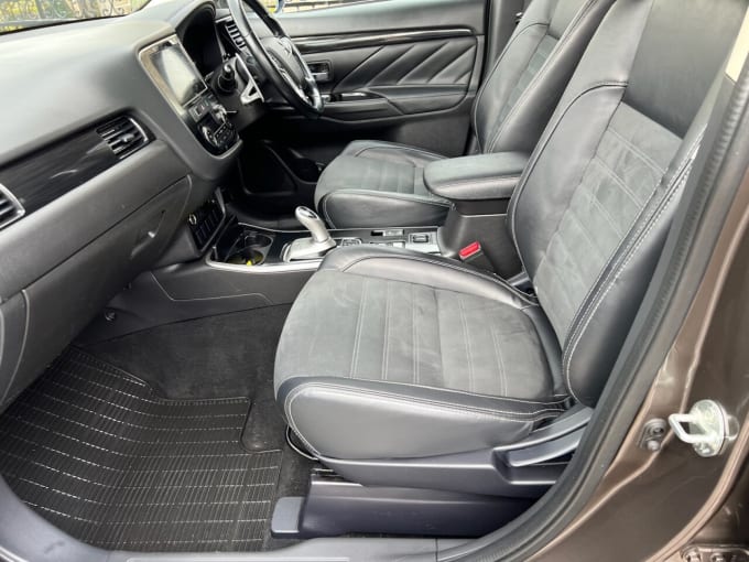 2025 Mitsubishi Outlander