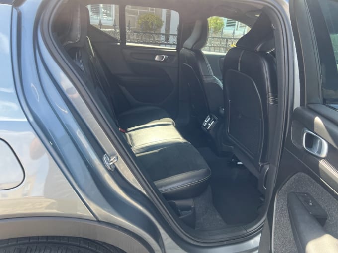 2025 Volvo Xc40