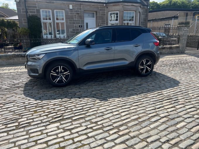 2025 Volvo Xc40