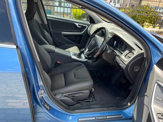 2025 Volvo V60