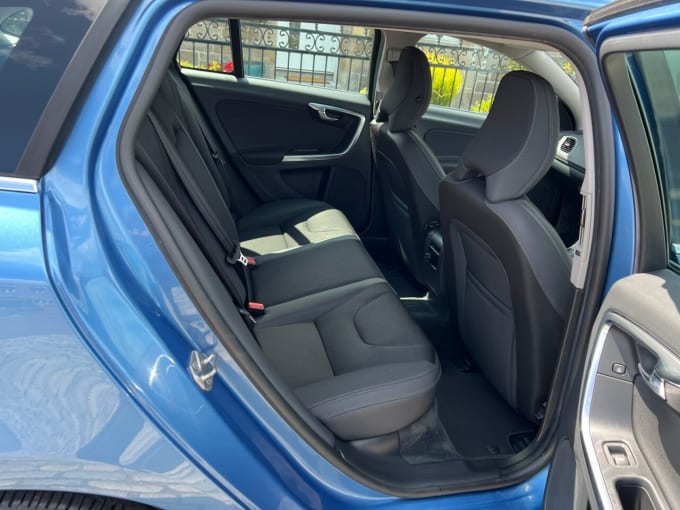 2025 Volvo V60