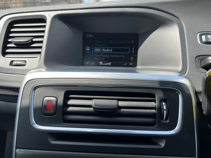 2025 Volvo V60