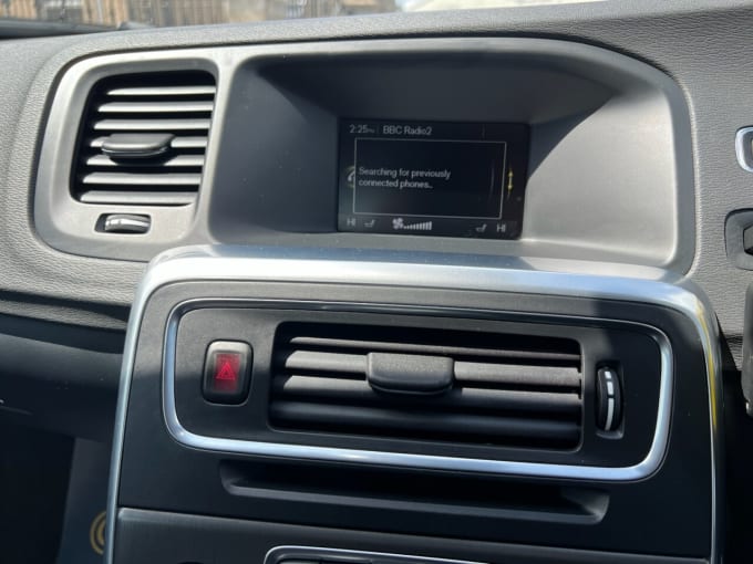 2025 Volvo V60