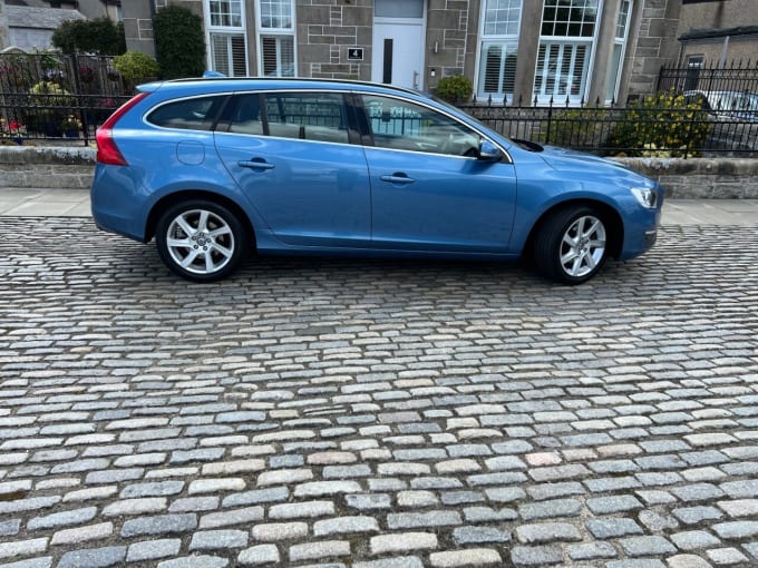 2025 Volvo V60