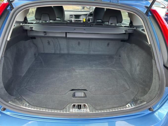 2025 Volvo V60