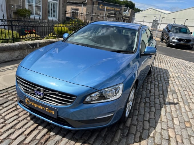 2025 Volvo V60