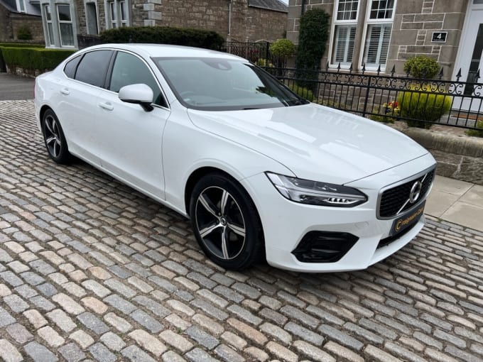 2025 Volvo S90