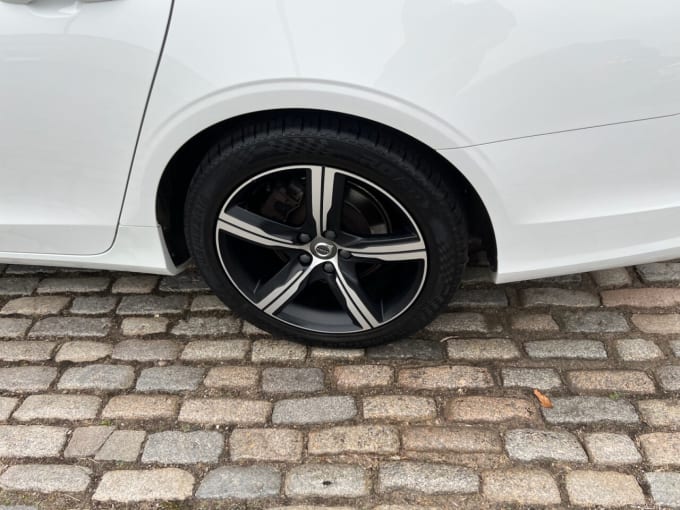2025 Volvo S90