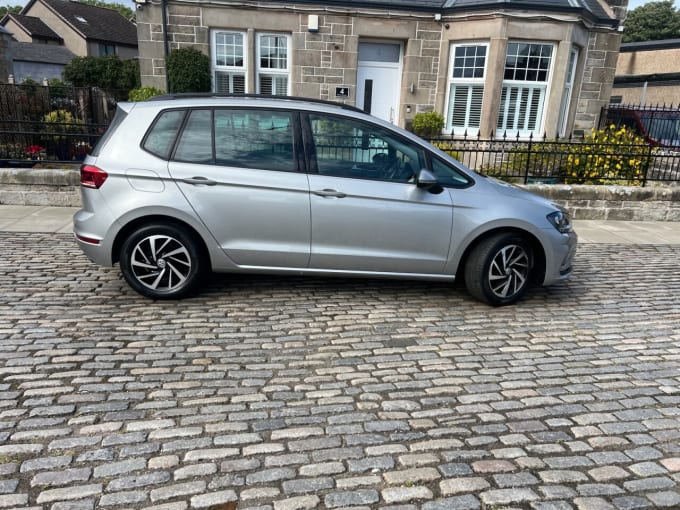 2025 Volkswagen Golf Sv