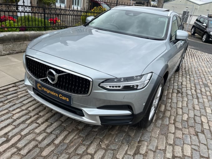 2025 Volvo V90 Cross Country