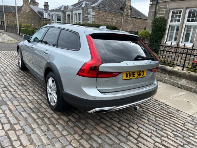 2025 Volvo V90 Cross Country