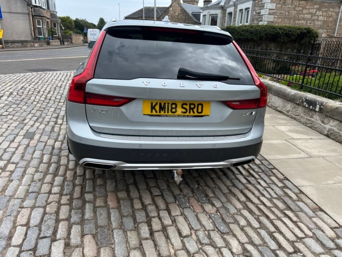 2025 Volvo V90 Cross Country
