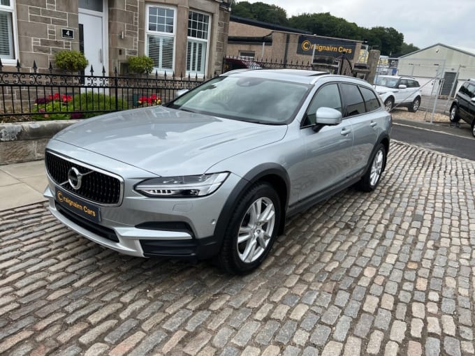 2025 Volvo V90 Cross Country