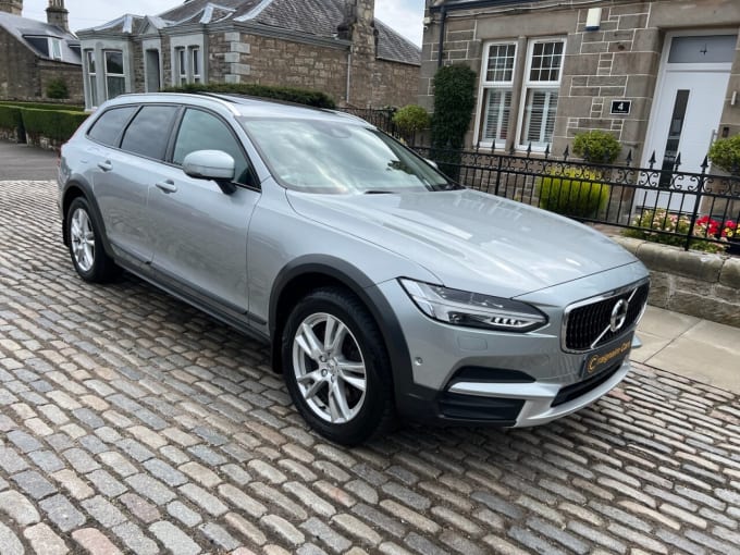 2025 Volvo V90 Cross Country